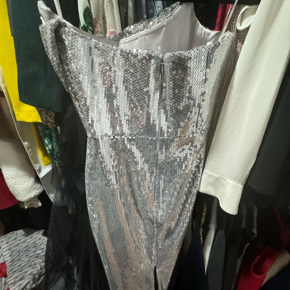 Alex Perry silver sequin curved strapless dress - Picture 6 of 6